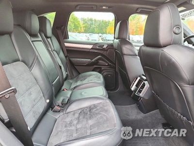 Zdjęcie 11 z 14 samochodu: 2014 PORSCHE CAYENNE GTS VIN:WP1AD2A25ELA76662 - miniatura
