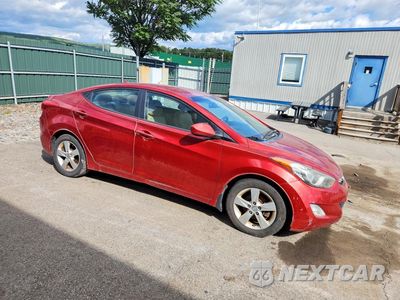 Czwarte zdjęcie samochodu z boku: 2013 HYUNDAI ELANTRA GLS VIN:KMHDH4AE7DU790418 - miniatura