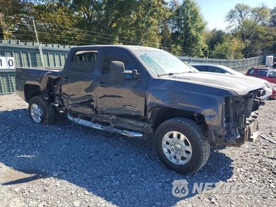 Czwarte zdjęcie samochodu z boku: 2015 CHEVROLET SILVERADO K2500 HEAVY DUTY LT VIN:1GC1KVE85FF181077 - miniatura
