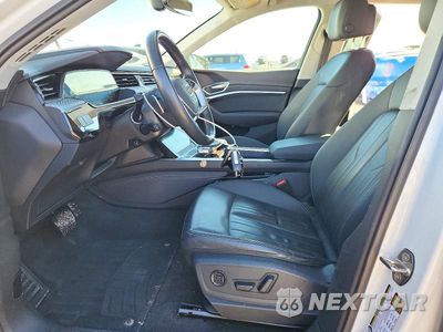 Zdjęcie 7 z 13 samochodu: 2022 AUDI E-TRON PREMIUM VIN:WA1AAAGE7NB046231 - miniatura