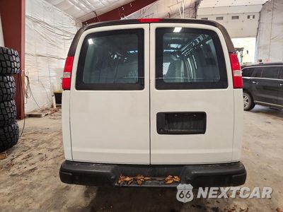 Zdjęcie 6 z 12 samochodu: 2021 CHEVROLET EXPRESS 2500 CARGO DELIVERY VAN VIN:1GCWGAF79M1188551 - miniatura