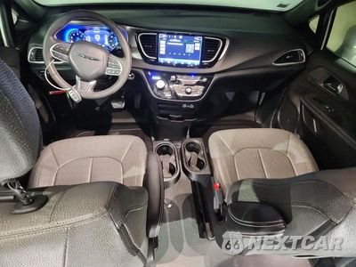Zdjęcie 8 z 14 samochodu: 2025 CHRYSLER VOYAGER LX VIN:2C4RC1CG4SR571027 - miniatura
