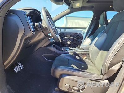 Zdjęcie 7 z 14 samochodu: 2021 VOLVO XC40 T5 R-DESIGN VIN:YV4162UM5M2462198 - miniatura
