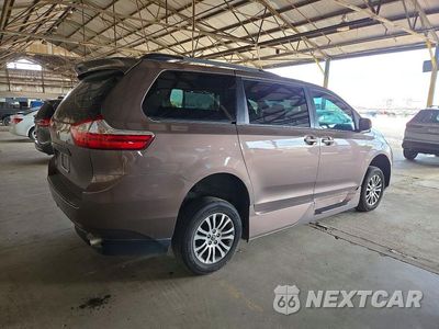 Trzecie zdjęcie samochodu z tyłu: 2019 TOYOTA SIENNA XLE 8-PASSENGER VIN:5TDYZ3DC3KS012254 - miniatura