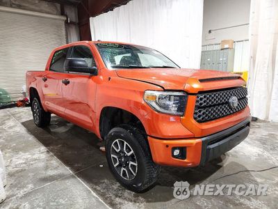 Czwarte zdjęcie samochodu z boku: 2018 TOYOTA TUNDRA CREWMAX SR5 VIN:5TFDY5F14JX742238 - miniatura