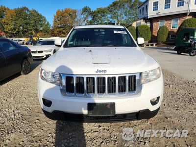 Piąte zdjęcie samochodu w środku: 2013 JEEP GRAND CHEROKEE LAREDO VIN:1C4RJFAG3DC557167 - miniatura