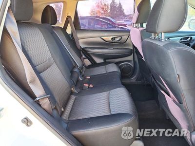 Zdjęcie 11 z 13 samochodu: 2017 NISSAN ROGUE S VIN:KNMAT2MT3HP569178 - miniatura