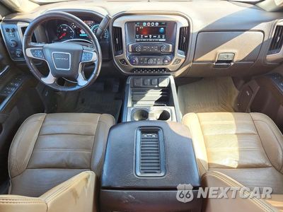 Zdjęcie 8 z 13 samochodu: 2019 GMC SIERRA K2500 DENALI VIN:1GT12SEY1KF220577 - miniatura