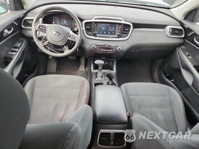 Zdjęcie 8 z 13 samochodu: 2019 KIA SORENTO LX V6 VIN:5XYPG4A59KG497106 - miniatura