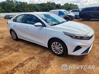 Czwarte zdjęcie samochodu z boku: 2022 KIA FORTE FE VIN:3KPF24AD3NE430231 - miniatura