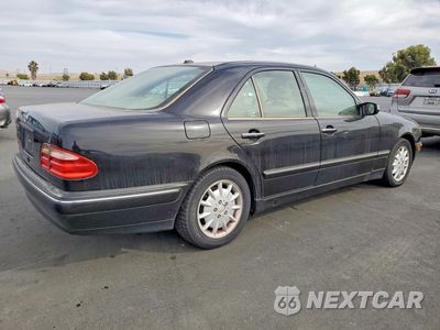 Trzecie zdjęcie samochodu z tyłu: 2000 MERCEDES-BENZ E 320 VIN:WDBJF65G3YA958548 - miniatura