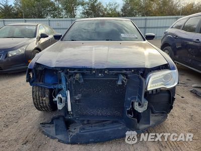 Piąte zdjęcie samochodu w środku: 2015 CHRYSLER 300 S VIN:2C3CCABG8FH756771 - miniatura