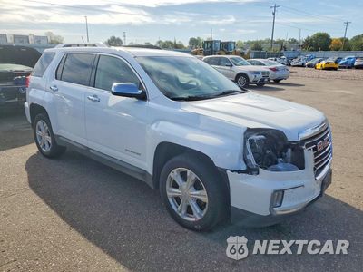 Czwarte zdjęcie samochodu z boku: 2017 GMC TERRAIN SLT VIN:2GKFLUE32H6182013 - miniatura
