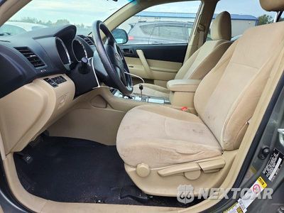 Zdjęcie 7 z 14 samochodu: 2012 TOYOTA HIGHLANDER BASE VIN:5TDBK3EH3CS097246 - miniatura