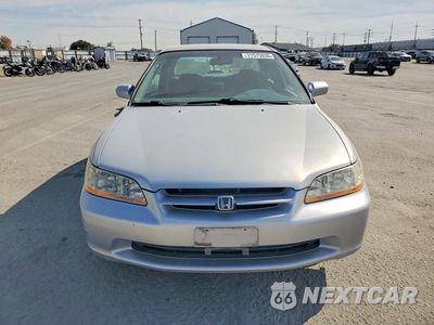 Piąte zdjęcie samochodu w środku: 1998 HONDA ACCORD LX VIN:1HGCG5645WA035850 - miniatura