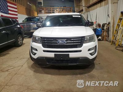 Piąte zdjęcie samochodu w środku: 2017 FORD EXPLORER POLICE INTERCEPTOR VIN:1FM5K8AR4HGE26106 - miniatura