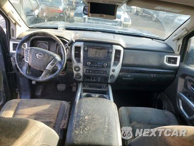 Zdjęcie 8 z 12 samochodu: 2018 NISSAN TITAN XD SV VIN:1N6AA1C40JN515796 - miniatura