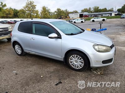 Czwarte zdjęcie samochodu z boku: 2010 VOLKSWAGEN GOLF VIN:WVWBA7AJ8AW277709 - miniatura