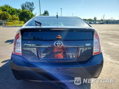 Zdjęcie 6 z 12 samochodu: 2013 TOYOTA PRIUS TWO VIN:JTDKN3DUXD1654237 - miniatura