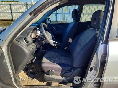 Zdjęcie 7 z 13 samochodu: 2004 TOYOTA RAV4 BASE VIN:JTEGD20V440009215 - miniatura