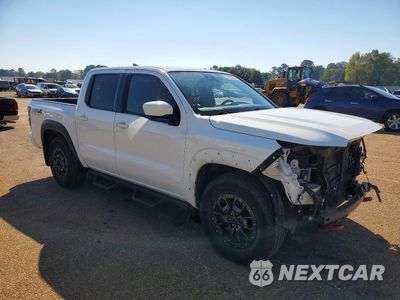 Czwarte zdjęcie samochodu z boku: 2022 NISSAN FRONTIER PRO-X VIN:1N6ED1EJ0NN685920 - miniatura