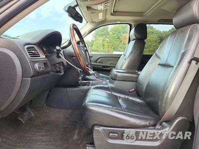 Zdjęcie 7 z 13 samochodu: 2007 GMC YUKON DENALI VIN:1GKFK63847J369364 - miniatura