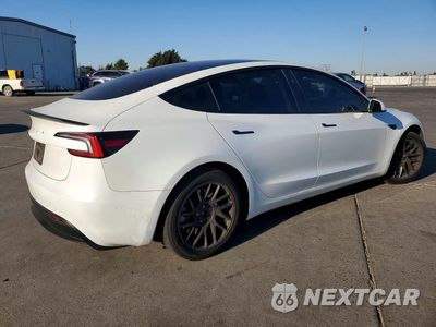 Trzecie zdjęcie samochodu z tyłu: 2024 TESLA MODEL 3 VIN:5YJ3E1EAXRF732401 - miniatura