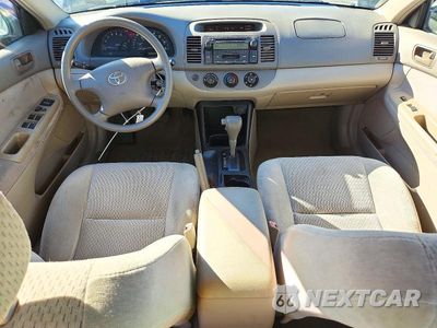 Zdjęcie 8 z 12 samochodu: 2004 TOYOTA CAMRY LE VIN:4T1BE32K34U833151 - miniatura