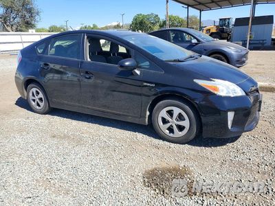 Czwarte zdjęcie samochodu z boku: 2015 TOYOTA PRIUS THREE VIN:JTDKN3DU6F2003099 - miniatura