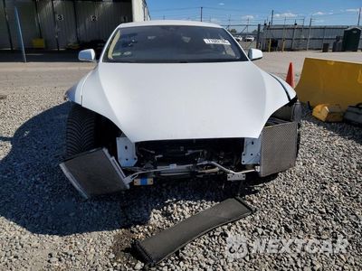 Piąte zdjęcie samochodu w środku: 2016 TESLA MODEL S VIN:5YJSA1E17GF162281 - miniatura