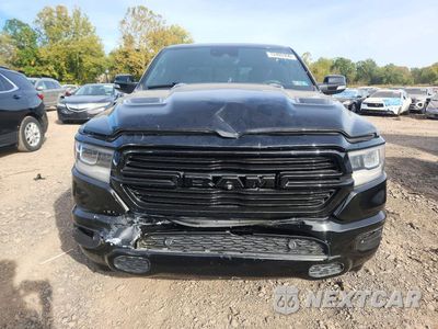 Piąte zdjęcie samochodu w środku: 2019 RAM 1500 LARAMIE VIN:1C6SRFRT5KN670445 - miniatura