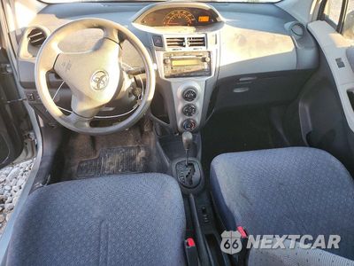 Zdjęcie 8 z 12 samochodu: 2010 TOYOTA YARIS BASE VIN:JTDKT4K3XA5281341 - miniatura