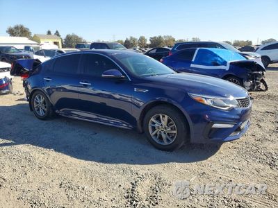 Czwarte zdjęcie samochodu z boku: 2019 KIA OPTIMA LX VIN:5XXGT4L30KG312615 - miniatura