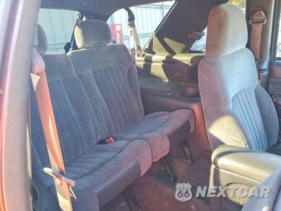 Zdjęcie 10 z 12 samochodu: 2000 CHEVROLET BLAZER VIN:1GNCT18WXYK192926 - miniatura