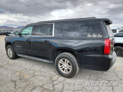 Drugie zdjęcie samochodu z przodu: 2019 CHEVROLET SUBURBAN C1500 LT VIN:1GNSCHKC5KR171225 - miniatura