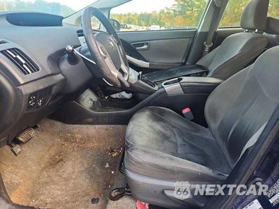Zdjęcie 7 z 12 samochodu: 2013 TOYOTA PRIUS TWO VIN:JTDKN3DU1D1676000 - miniatura