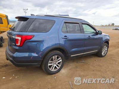 Trzecie zdjęcie samochodu z tyłu: 2019 FORD EXPLORER XLT VIN:1FM5K8D87KGB08135 - miniatura