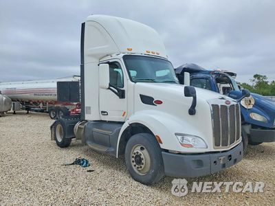 Czwarte zdjęcie samochodu z boku: 2018 PETERBILT 579 SEMI TRUCK VIN:1XPBA48X0JD477437 - miniatura
