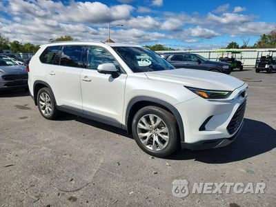 Czwarte zdjęcie samochodu z boku: 2024 TOYOTA GRAND HIGHLANDER LIMITED VIN:5TDAAAB58RS039526 - miniatura