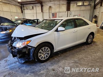 2014 TOYOTA CAMRY LE 4T4BF1FK5ER442845 - główne zdjęcie licytacji z USA - miniatura