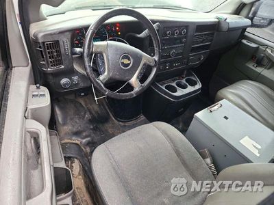 Zdjęcie 8 z 12 samochodu: 2019 CHEVROLET EXPRESS 2500 CARGO DELIVERY VAN VIN:1GCWGAFPXK1333125 - miniatura