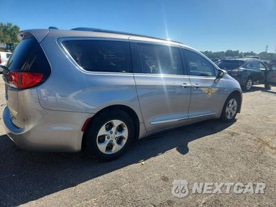 Trzecie zdjęcie samochodu z tyłu: 2017 CHRYSLER PACIFICA TOURING L PLUS VIN:2C4RC1EG3HR627948 - miniatura