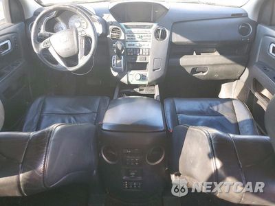 Zdjęcie 8 z 13 samochodu: 2011 HONDA PILOT TOURING VIN:5FNYF3H96BB040304 - miniatura