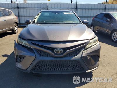 Piąte zdjęcie samochodu w środku: 2020 TOYOTA CAMRY SE VIN:4T1G11AK3LU340219 - miniatura