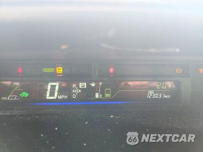 Zdjęcie 9 z 12 samochodu: 2015 TOYOTA PRIUS V TWO VIN:JTDZN3EU2FJ038564 - miniatura