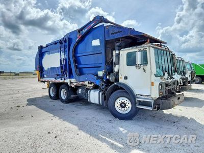 Czwarte zdjęcie samochodu z boku: 2018 MACK MRU613 REFUSE TRUCK VIN:1M2AV04C0JM018949 - miniatura