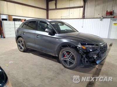 Czwarte zdjęcie samochodu z boku: 2024 AUDI Q5 E PRESTIGE 55 VIN:WA1F2AFY4R2148669 - miniatura