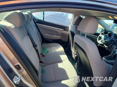 Zdjęcie 10 z 12 samochodu: 2019 HYUNDAI ELANTRA SE VIN:5NPD74LF1KH487042 - miniatura