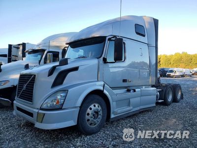 2013 VOLVO VN VNL 4V4NC9TGXDN562446 - główne zdjęcie licytacji z USA - miniatura