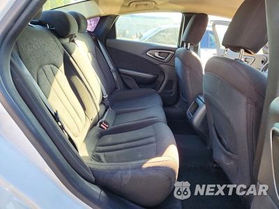Zdjęcie 10 z 12 samochodu: 2015 CHRYSLER 200 LIMITED VIN:1C3CCCAB7FN670912 - miniatura
